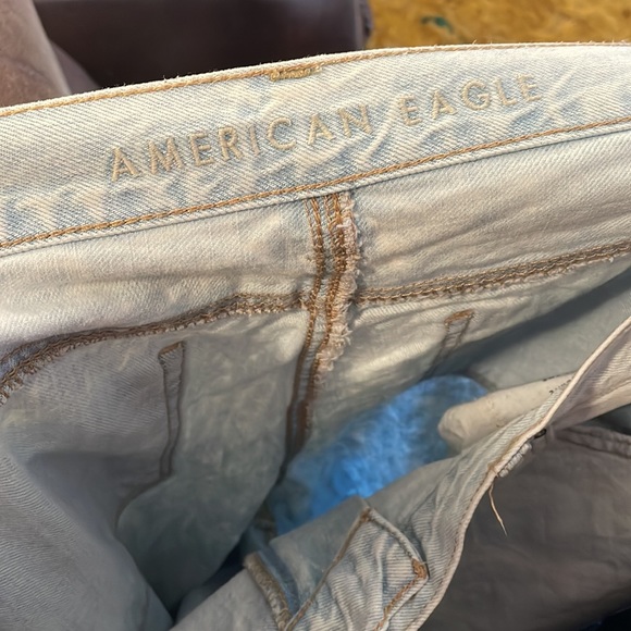 Light Wash American Eagle Distressed Mom Jean - Picture 10 of 12